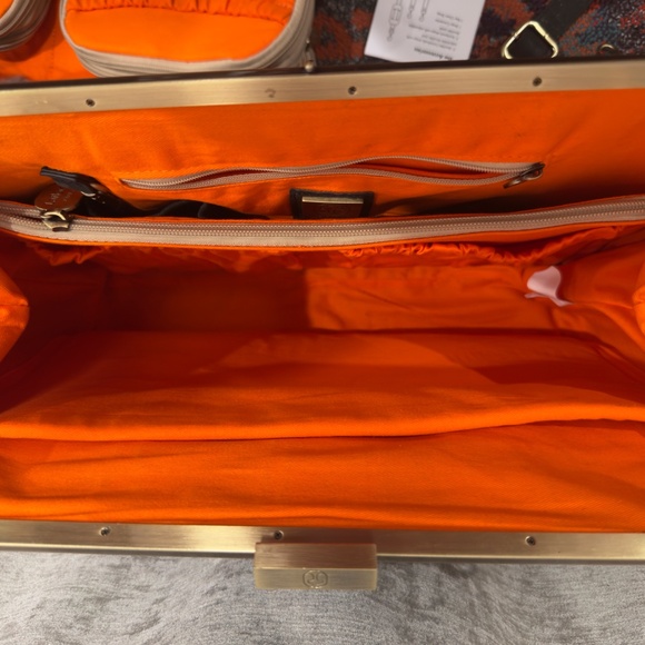 LAFLORE Paris Doquintin Black 3-way Convertible Handbag - Picture 13 of 14